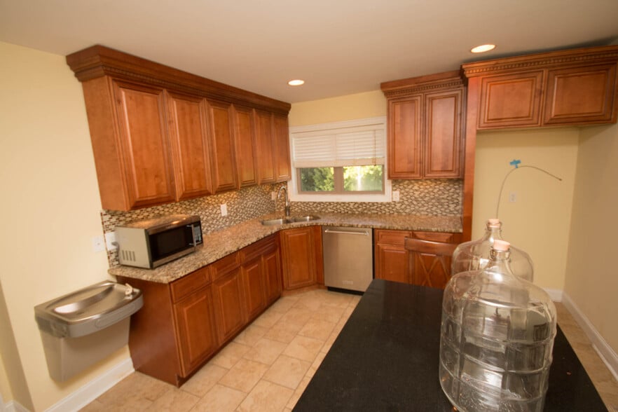 More Photos Of 2642 Loganville Hwy, Grayson Office Residential For Sale