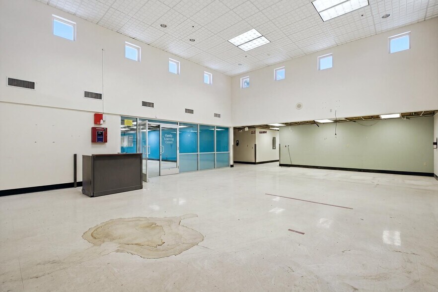 More Photos Of 4011 N 51st Ave, Phoenix Medical For Sale