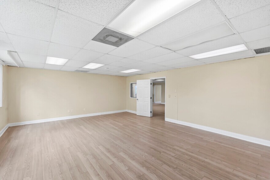 More Photos Of 3201 Griffin Rd, Fort Lauderdale Loft Creative Space For Lease