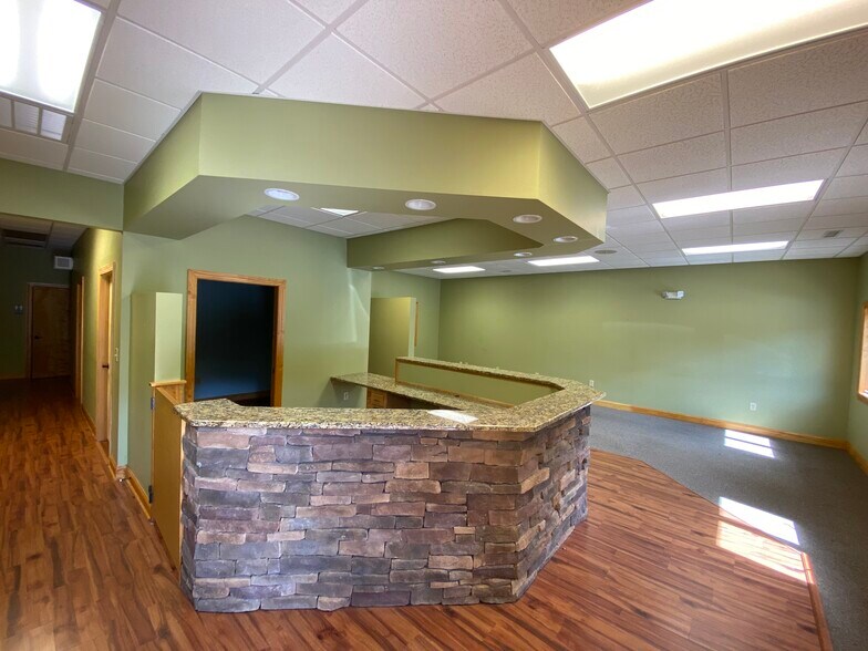 More Photos Of 717 Greenway Rd, Boone Medical For Lease