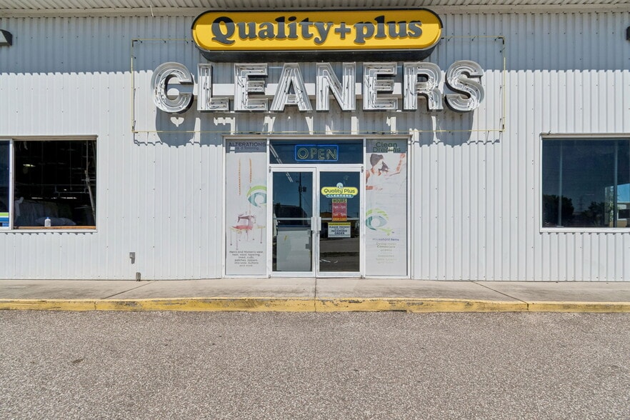 More Photos Of 9945 Race Track Rd, Tampa Industrial For Sale