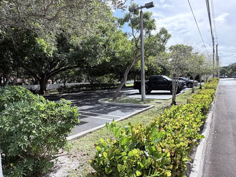 More Photos Of 2359-2367 N University Dr, Coral Springs Unknown For Lease