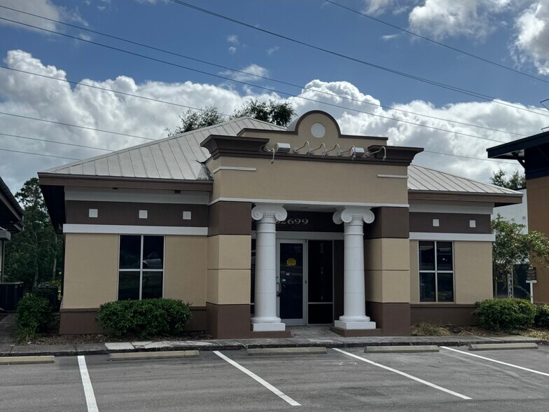 More Photos Of 32699 US Highway 19 N, Palm Harbor Freestanding For Lease