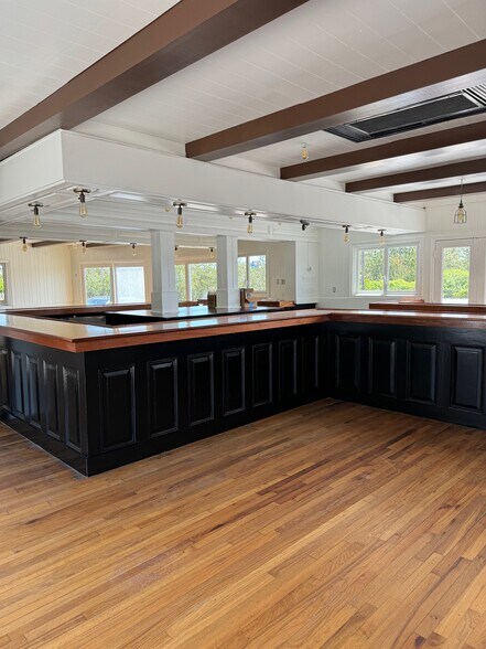 More Photos Of 2095 Montauk Hwy, Amagansett Restaurant For Lease