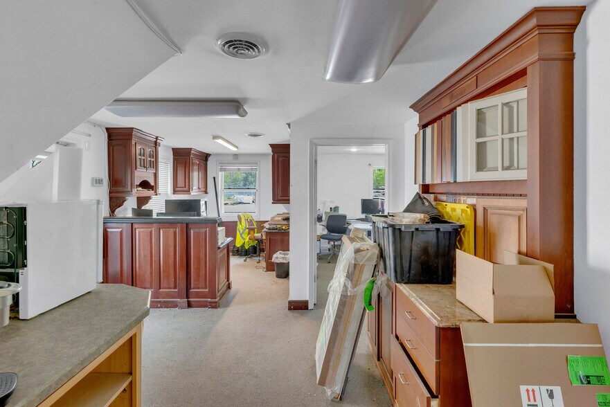 More Photos Of 484 Monmouth Rd, Millstone Township Showroom For Sale