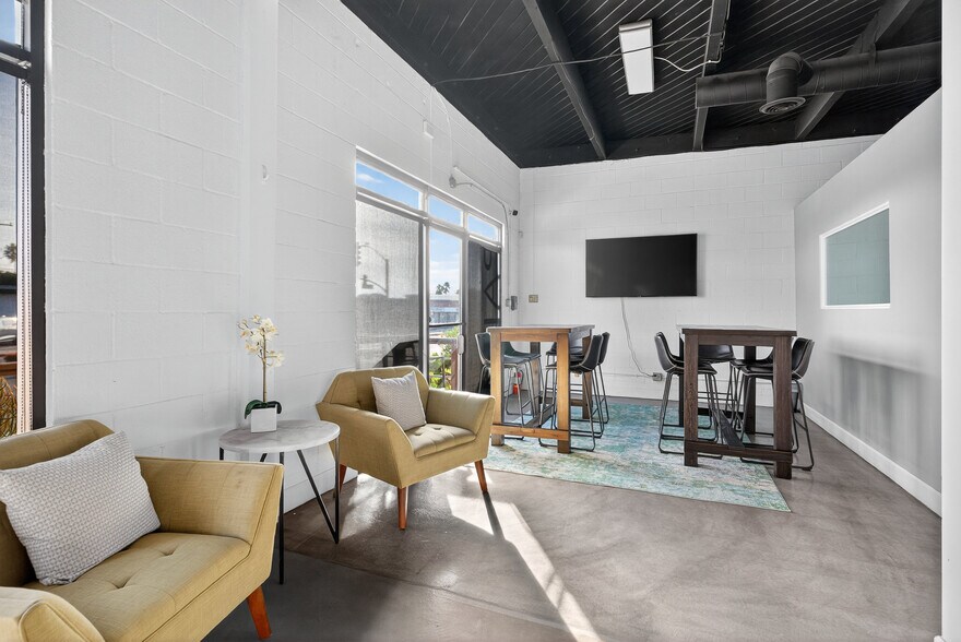 More Photos Of 401 Torrance Blvd, Redondo Beach Unknown For Lease