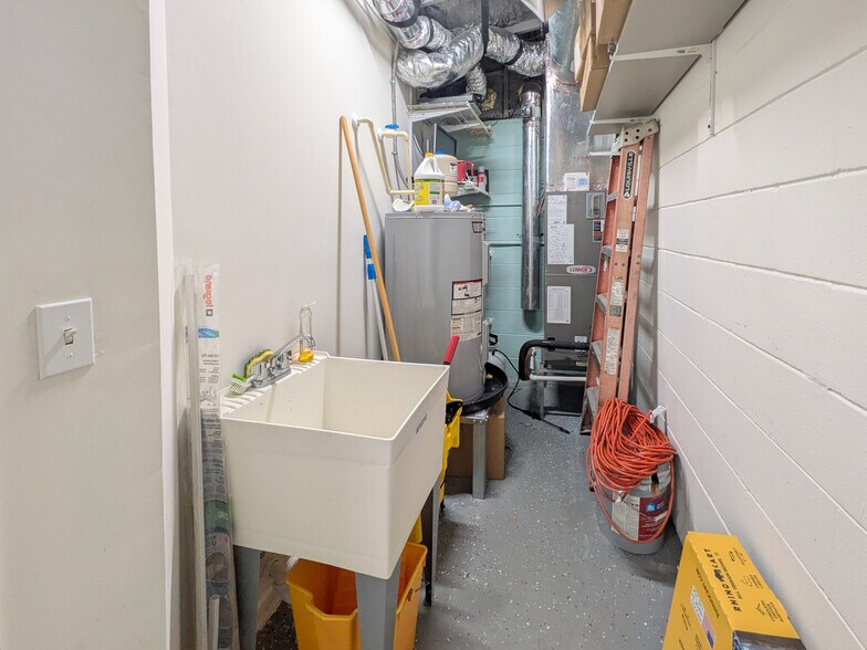 More Photos Of 9073 Heckscher Dr, Jacksonville Storefront Retail Office For Sale