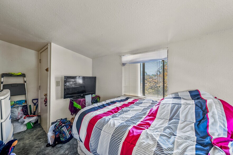 More Photos Of 303 SW I St, Grants Pass Apartments For Sale