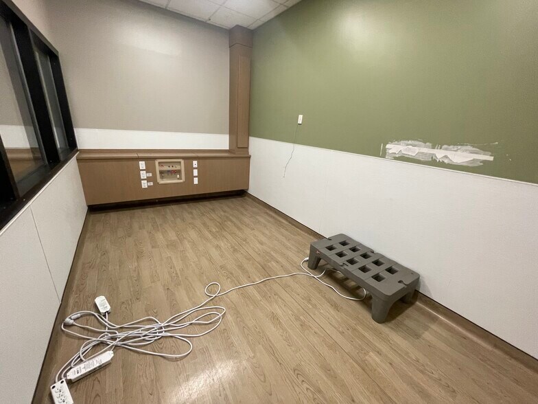 More Photos Of 1515 Jarret Pl, Bronx Hospital For Lease