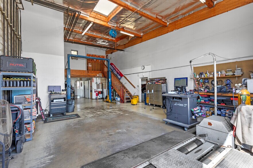 More Photos Of 410 W J St, Tehachapi Light Manufacturing For Sale