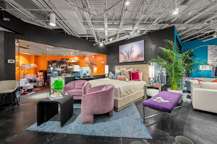 More Photos Of 475 S Broadway St, Denver Freestanding For Sale