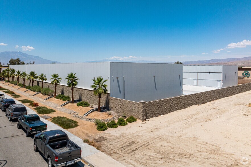 More Photos Of 43250 Sunburst St, Indio Showroom For Sale