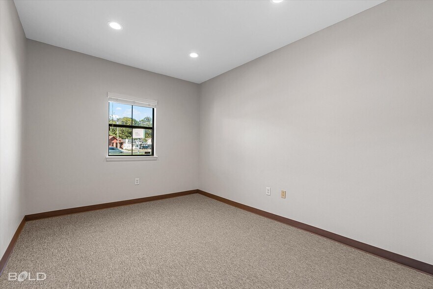 More Photos Of 3605 Youree Dr, Shreveport Office For Sale