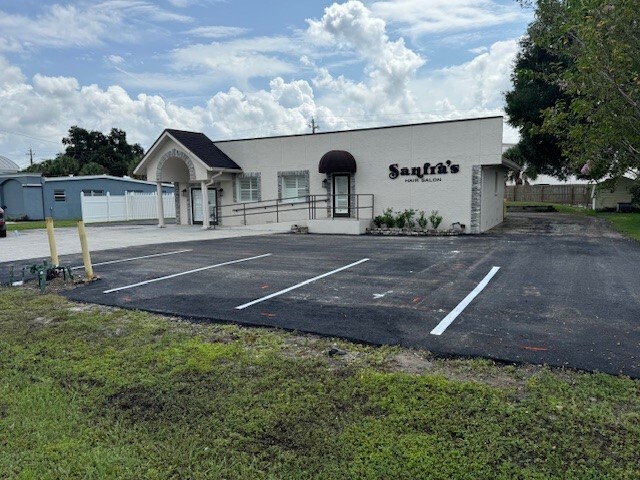 Primary Photo Of 310 Doris Dr, Lakeland General Retail For Lease