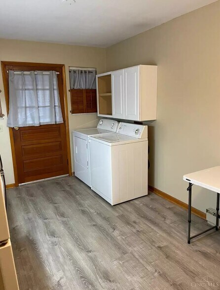 More Photos Of 405 N Main St, Georgetown Apartments For Sale