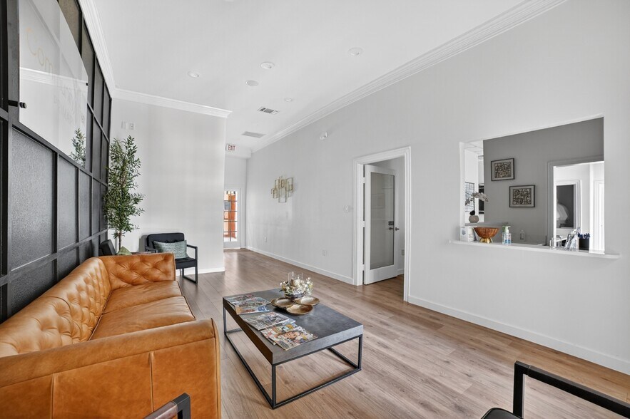 More Photos Of 2321 Ira E Woods Ave, Grapevine Medical For Lease