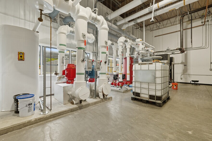 More Photos Of 1466 Curran Hwy, North Adams Manufacturing For Lease