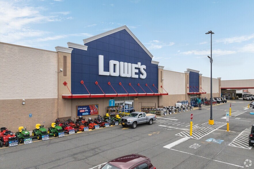 Primary Photo Of 102-240 Crossings Blvd, Elverson Unknown For Lease