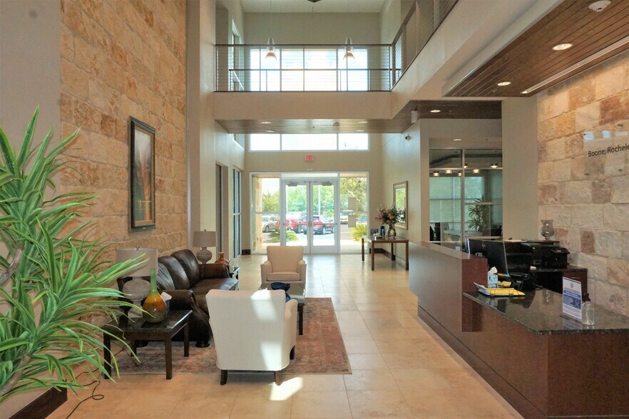 More Photos Of 17339 Redland Rd, San Antonio Office For Lease