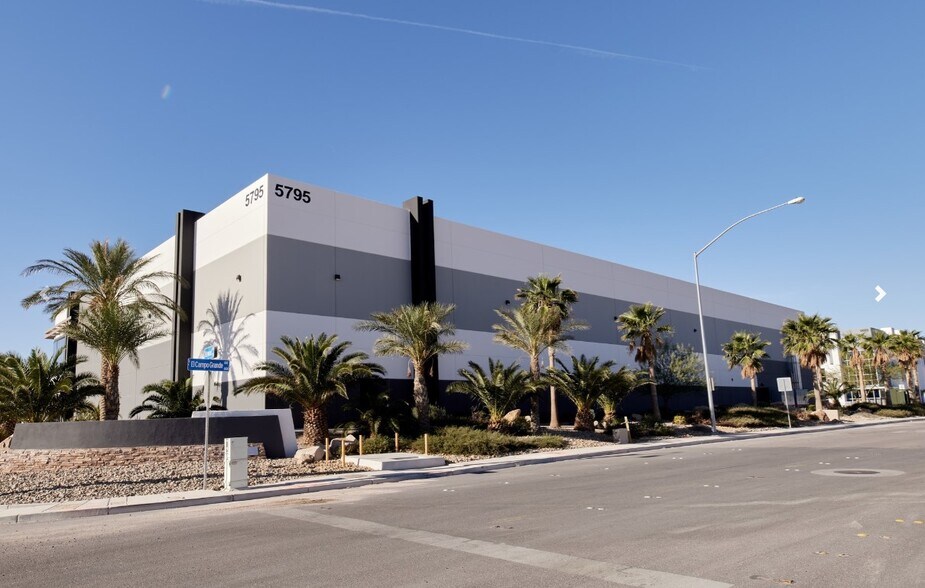 More Photos Of 5795 N Hollywood Blvd, Las Vegas Service For Sale
