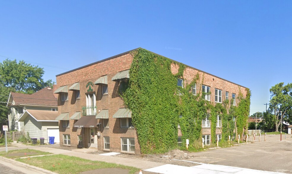 More Photos Of 1709 Shields Ave, Saint Paul Apartments For Sale