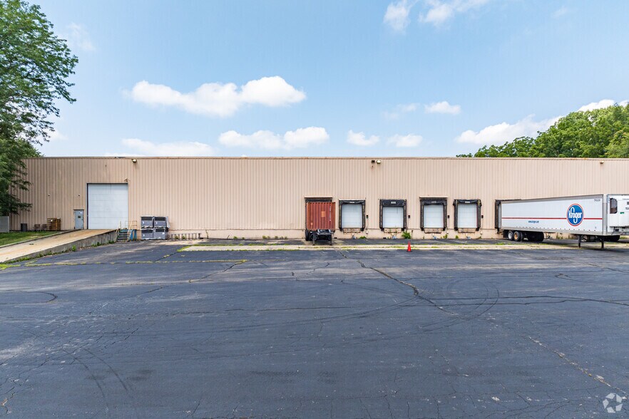 More Photos Of 1625 E Duane Blvd, Kankakee Manufacturing For Lease