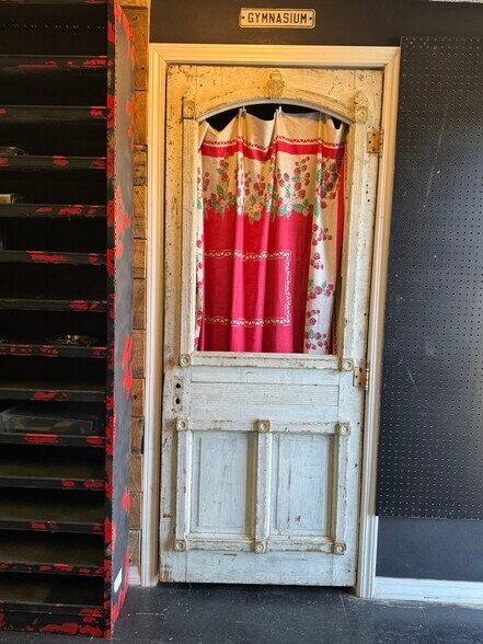 More Photos Of 15 Main St, Mammoth Spring Office For Sale