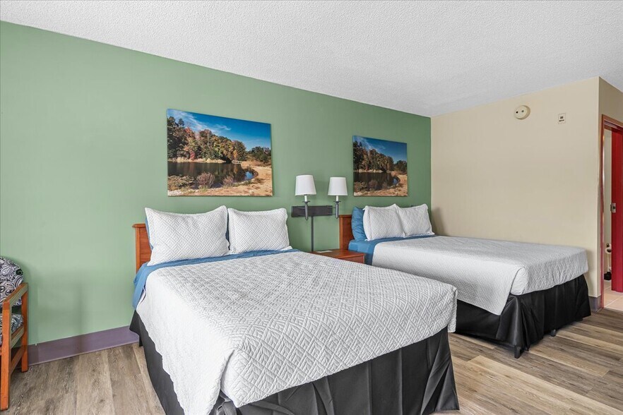 More Photos Of 182 Quillens Chapel Rd, Campton Hotel For Sale