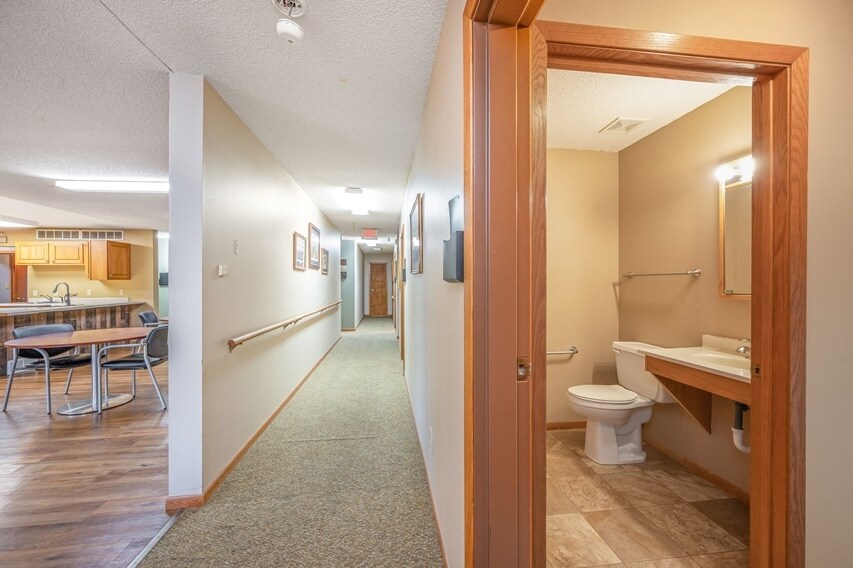 More Photos Of 311 S Nicollet St, Blue Earth Healthcare For Sale