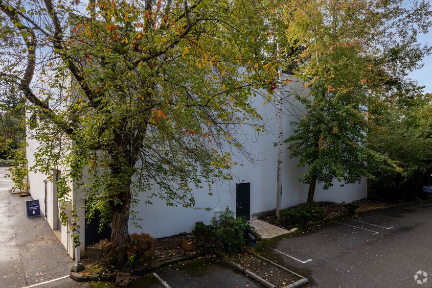 More Photos Of 14028 Bel Red Rd, Bellevue Freestanding For Lease