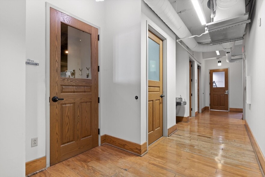 More Photos Of 407 Broad St, Chattanooga General Retail For Lease