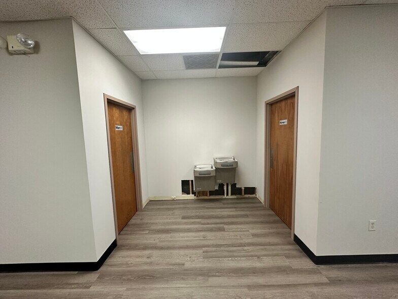 More Photos Of 112 W Maple St, Cumming Loft Creative Space For Lease
