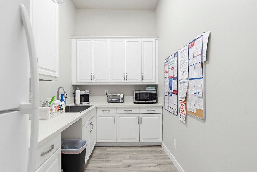More Photos Of 349 Lake Havasu Ave S, Lake Havasu City Office For Sale