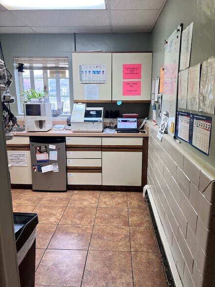 More Photos Of 3530 Southern Blvd, Youngstown Veterinarian Kennel For Lease