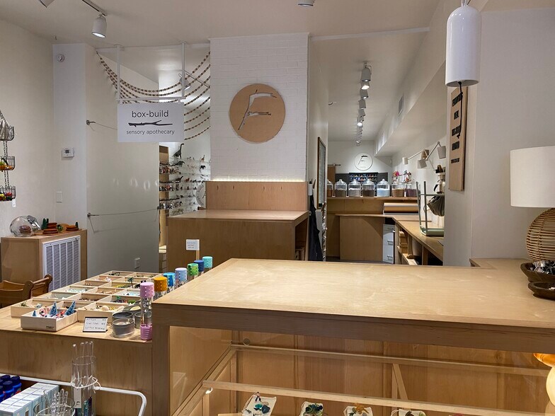 More Photos Of 900 Caroline St, Fredericksburg Storefront Retail Office For Lease