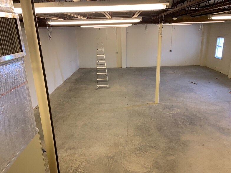 More Photos Of 3501 7th Ave S, Birmingham Light Distribution For Lease