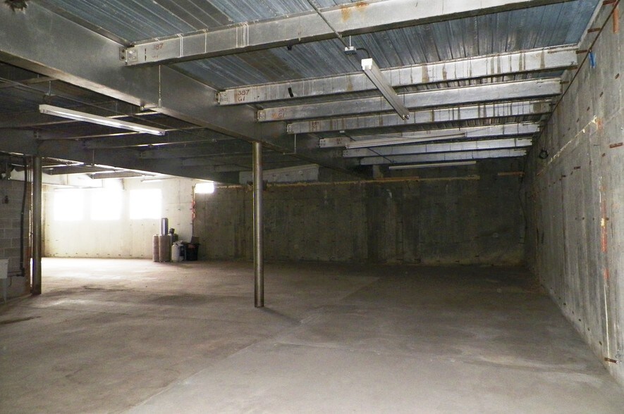 More Photos Of 555 Atwood Ave, Cranston Unknown For Sale