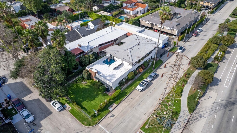 More Photos Of 11001 Hortense St, West Toluca Lake Apartments For Sale