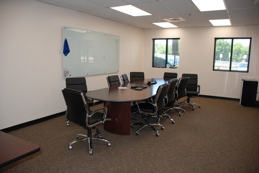 More Photos Of 625 Willow Springs Ln, York Warehouse For Lease