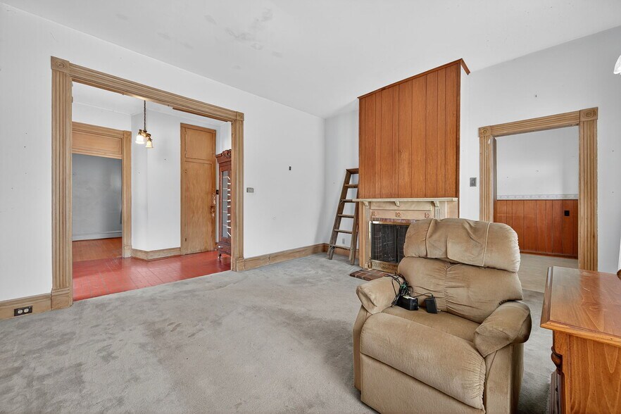 More Photos Of 222 W Saint Louis St, Pacific Office For Sale