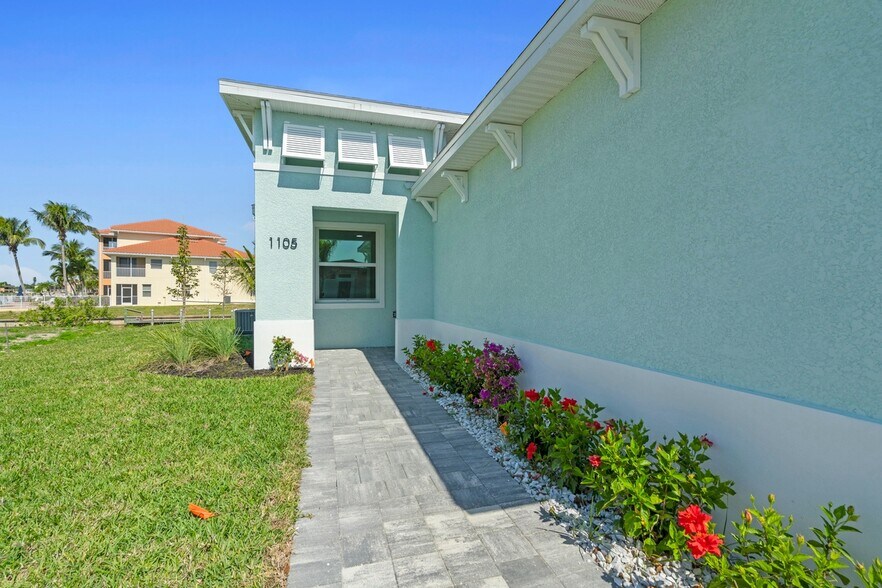 More Photos Of 1107 SE 38th St, Cape Coral Apartments For Sale