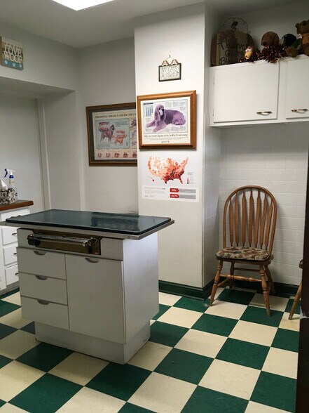 More Photos Of 14277 National Rd Sw, Etna Veterinarian Kennel For Sale