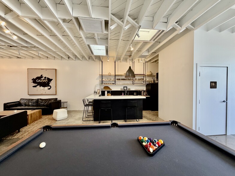 More Photos Of 720 Lincoln Blvd, Venice Office For Lease