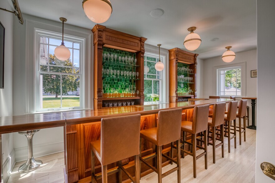 More Photos Of 2 Kemble St, Lenox Hotel For Sale