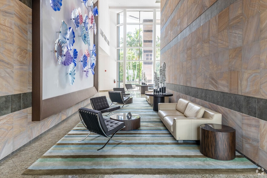 More Photos Of 1 E Broward Blvd, Fort Lauderdale Office Residential For Lease