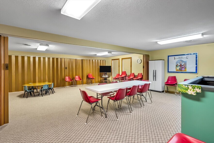 More Photos Of 140 North Point Prairie Rd, Wentzville Religious Facility For Sale