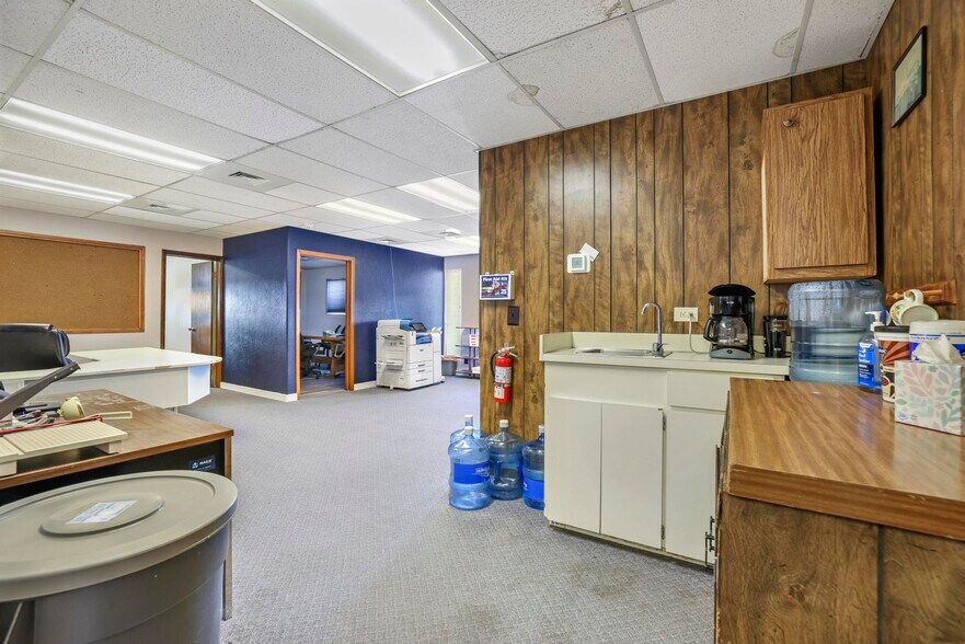 More Photos Of 507 Main Ave W, Twin Falls Flex For Sale