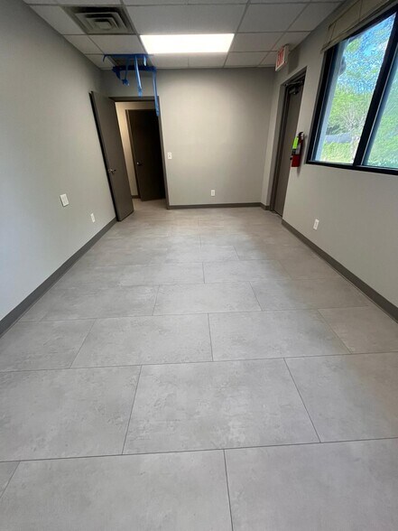 More Photos Of 9697 NE Jacksonville Rd, Anthony Bank For Lease