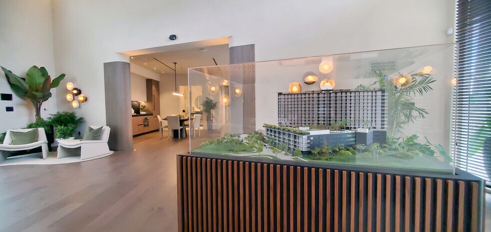 More Photos Of 13750 Biscayne Blvd, North Miami Beach Unknown For Lease