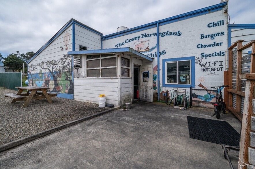 More Photos Of 259 6th St, Port Orford Restaurant For Sale